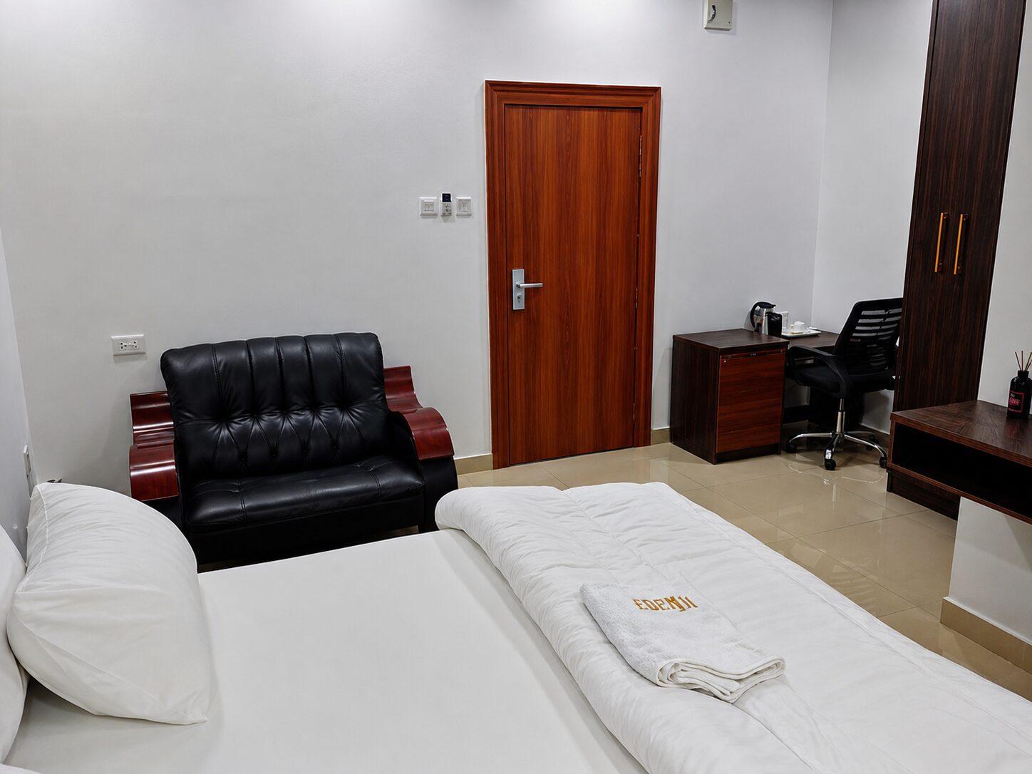 Executive room — workspace