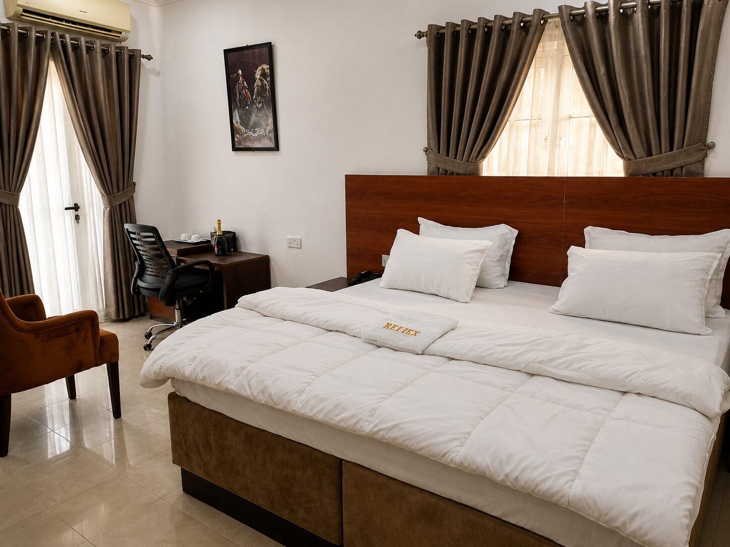 Suite — bedroom